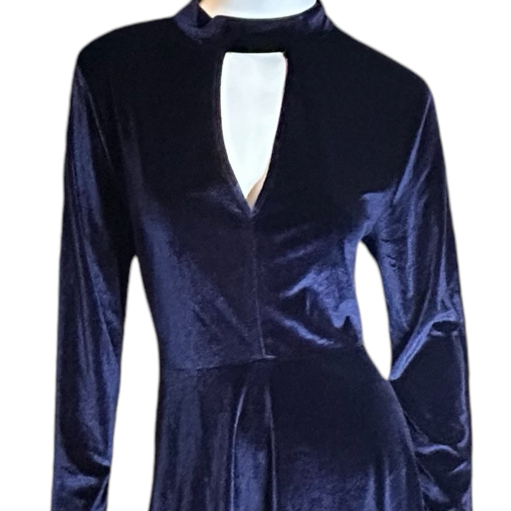 NEW Loveriche Velvet Keyhole Backless Mini Dress Size Large - Picture 3 of 13